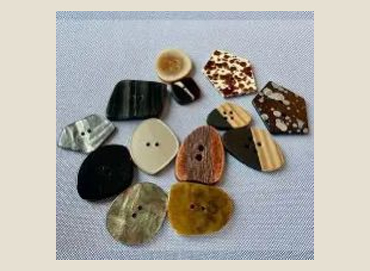Metal Buttons and Plastic Buttons 15